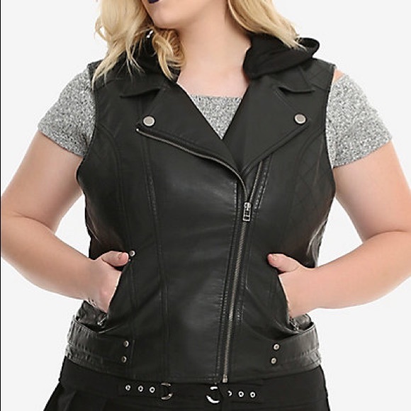 Hot Topic Jackets & Blazers - Hot Topic, Faux leather moto style vest, Size 2x